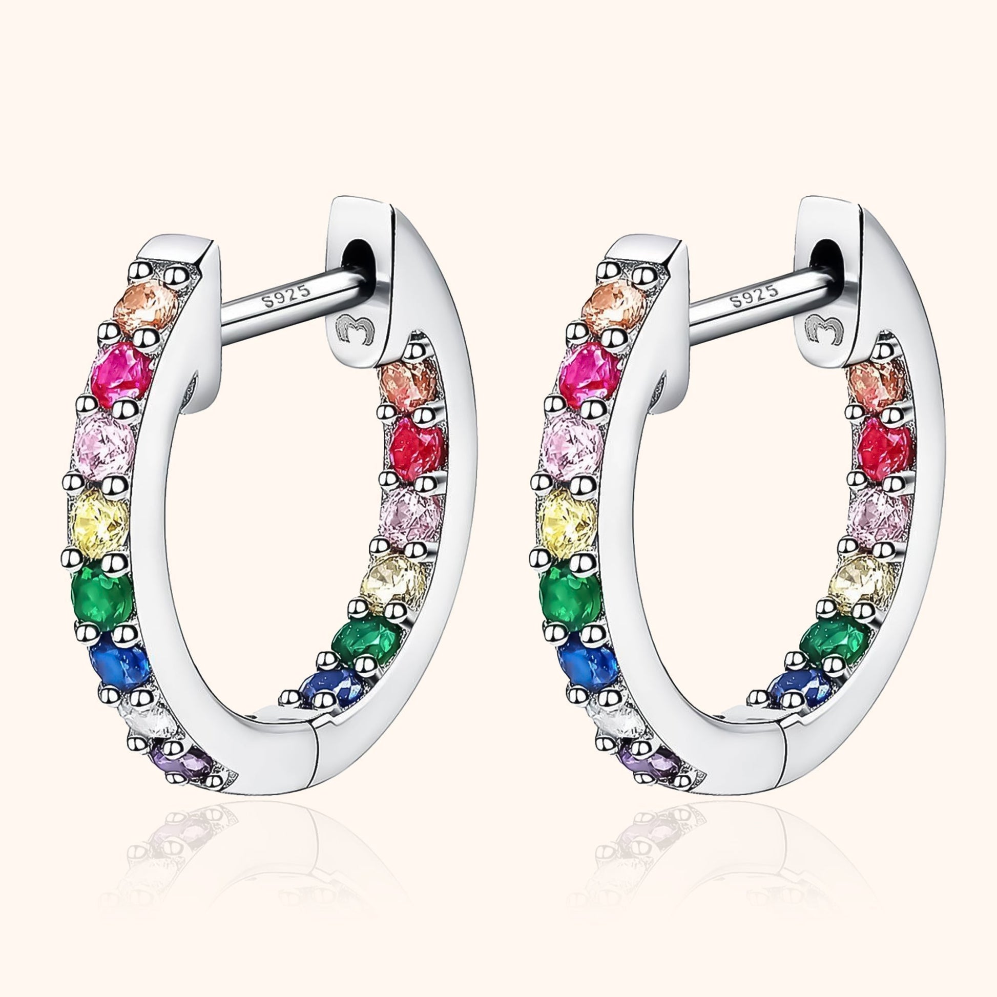 Silberne Creolen mit bunten Zirkonia-Steinen, Regenbogen-Design, Ohrringe für Damen.