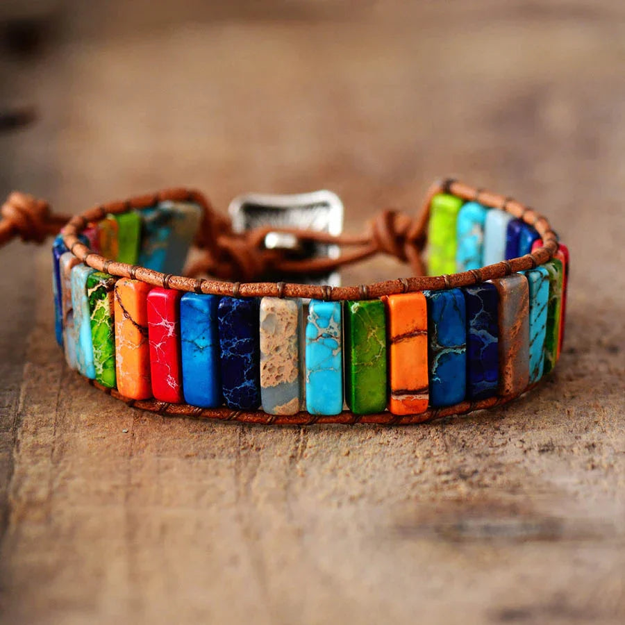 Buntes Armband aus Naturstein, handgefertigt, verstellbar, für Damen und Herren.