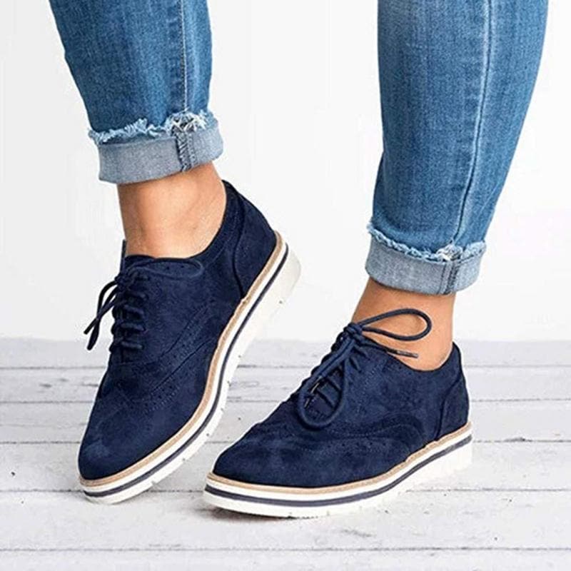 Dame Derby sko i ruskind med brogue detaljer – Carisse