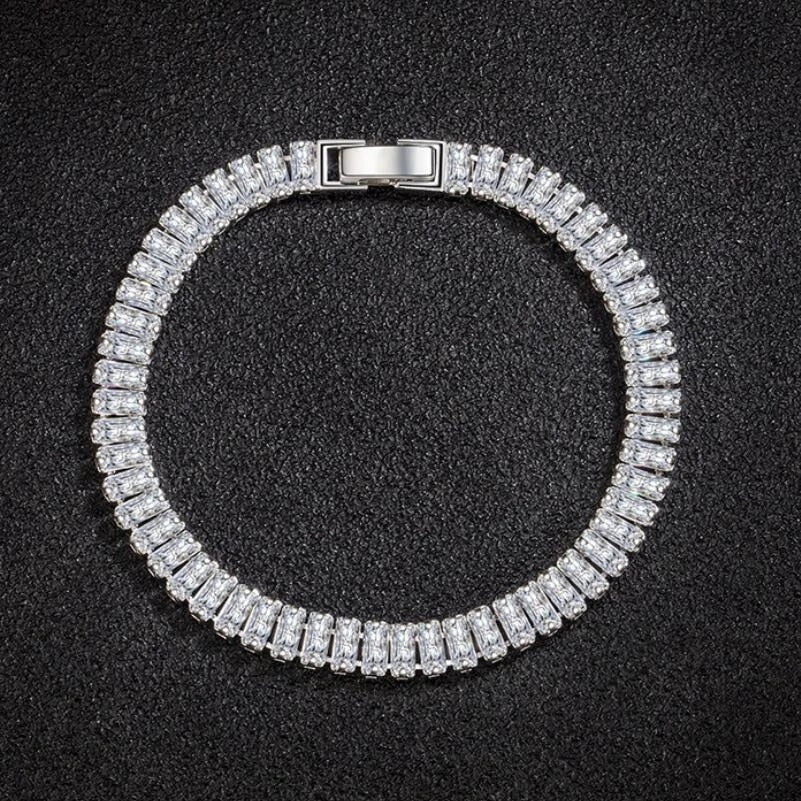 Elegant armbånd i 925 sølv med krystaller