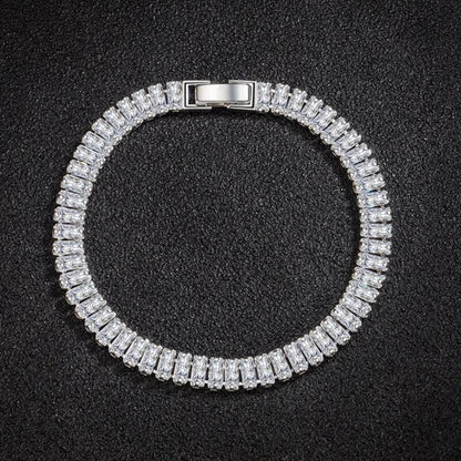 Elegant armbånd i 925 sølv med krystaller