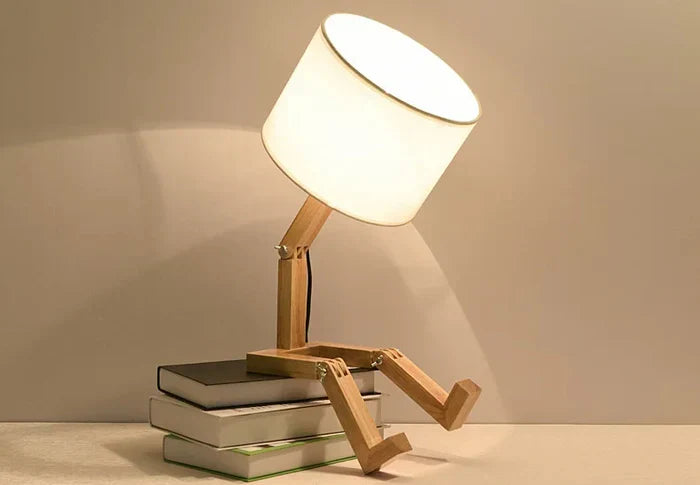 Træbordlampe med bogholder - RutanFlex