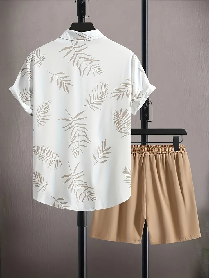 To-delt sommersæt til herrer med bladprint: T-shirt og shorts - Kiano