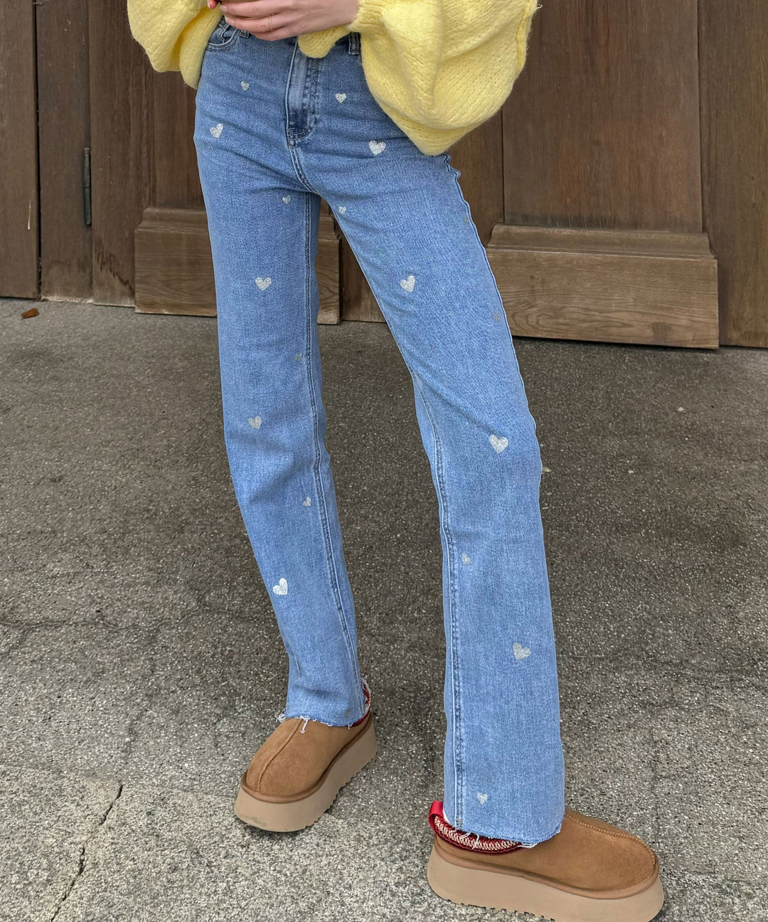 Damer stretchjeans med vide ben og hjerteprint - Amelie