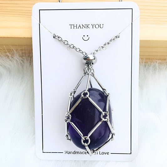 Silberkette mit lila Edelstein-Anhänger, handgefertigt, Schmuck, Geschenkidee.