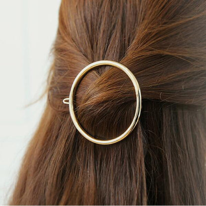 Goldener Haarkreis, minimalistisches Design, Haarschmuck, für Damen, eleganter Stil.