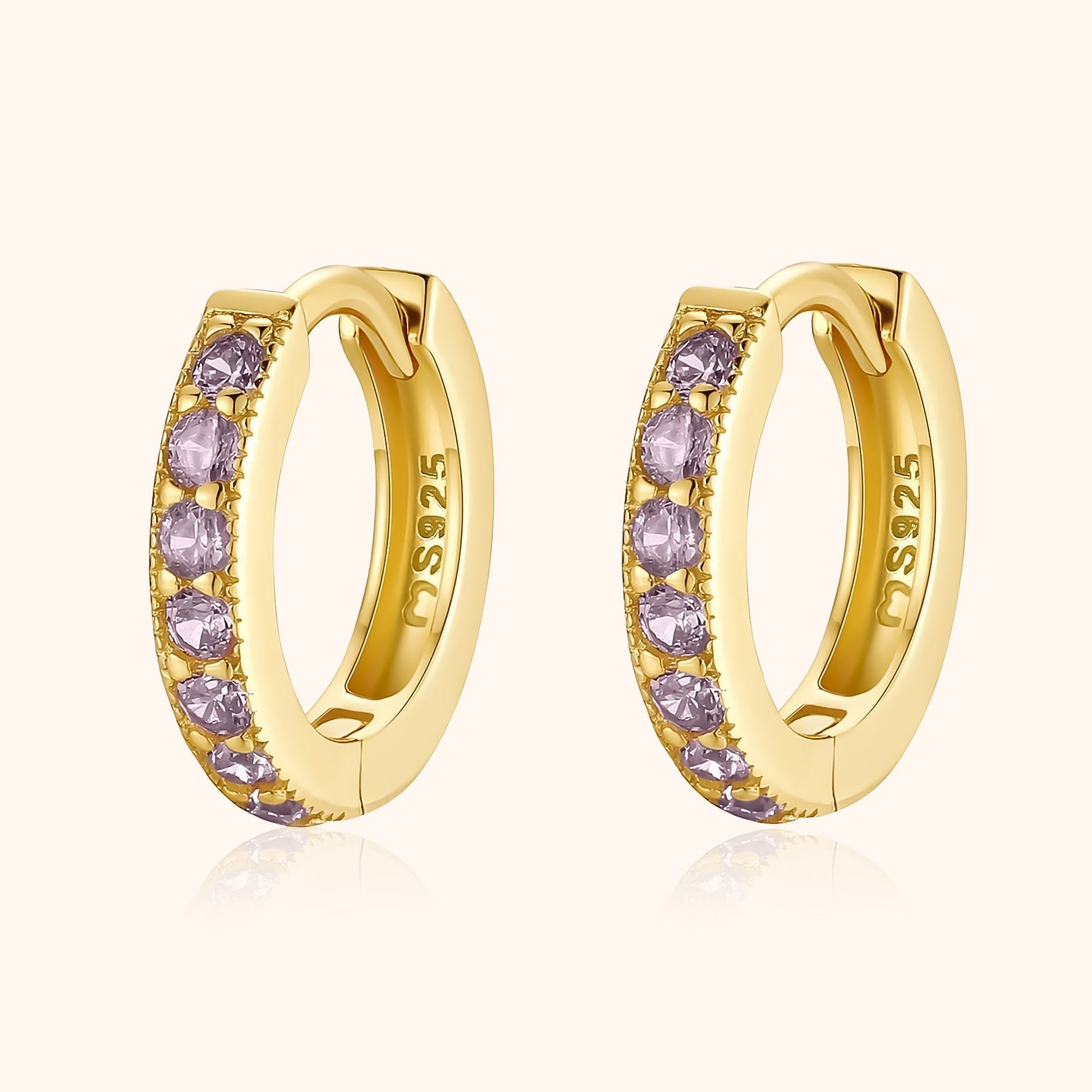 Goldene Creolen mit lila Zirkonia, 925er Silber, eleganter Schmuck, Ohrringe für Damen.