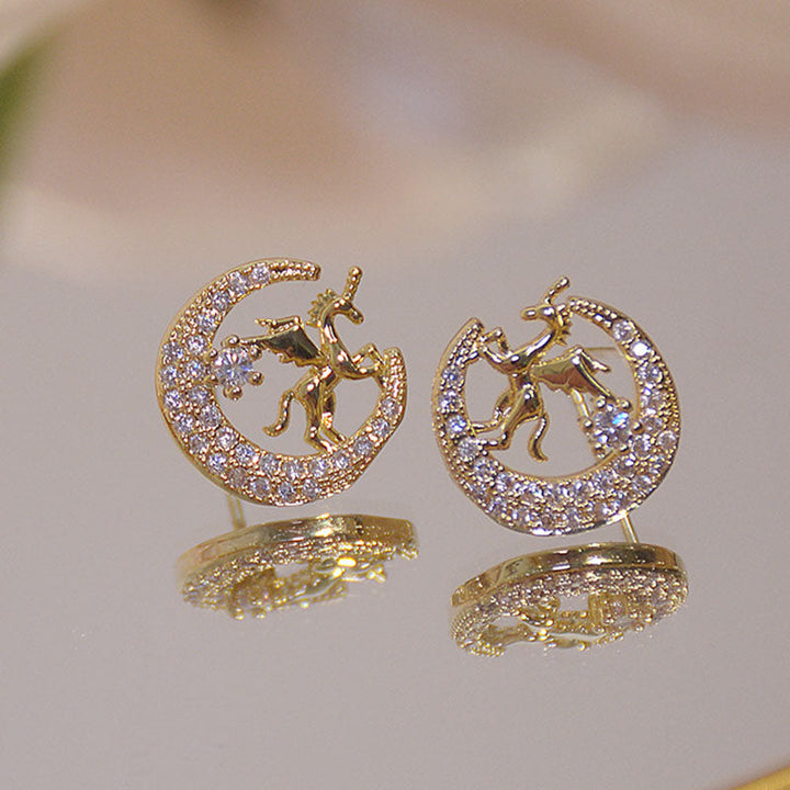 Goldene Ohrringe mit Pferdemotiv, Strasssteinen, elegantes Design, Damen-Schmuck.