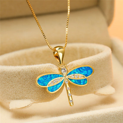 Goldene Libellen-Halskette mit blauen Opalsteinen, eleganter Schmuck, Geschenkidee.