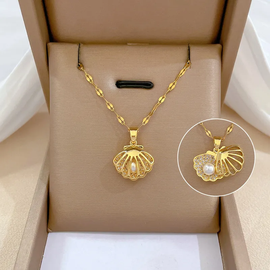 Goldene Muschel-Halskette mit Perle, elegantes Schmuckstück, Geschenkbox, Damenmode.