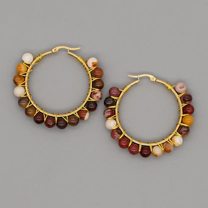 Goldene Creolen mit bunten Perlen, handgefertigter Schmuck, modische Ohrringe für Damen.