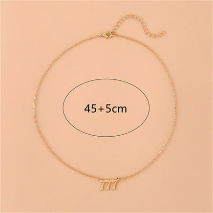 Goldene Halskette mit Buchstabenanhänger, 45+5 cm, elegantes Schmuckdesign, Damenaccessoire.