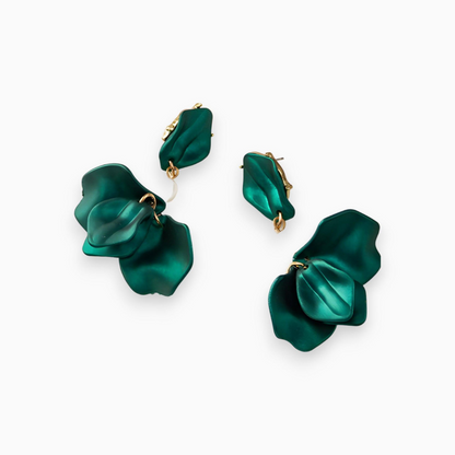 Grüne Blumenohrringe aus Metall, elegantes Design, modische Accessoires für Damen.