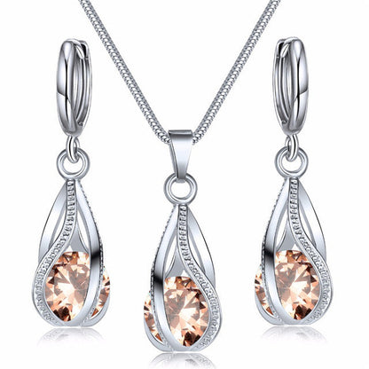 Silberne Halskette und Ohrringe Set mit Zirkonia, eleganter Schmuck für Frauen, Hochzeit.