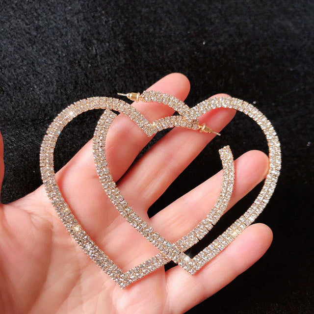 Goldene Herz-Ohrringe mit Strasssteinen, funkelnd, modisch, Schmuck für Damen.