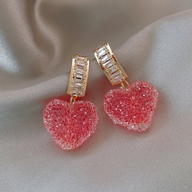 Goldene Ohrringe mit rosa Herzanhängern, Zirkonia, luxuriös, Damen-Schmuck, Geschenkideen.