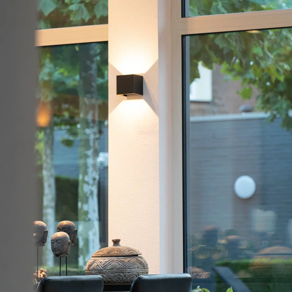 Stilfuld LED-kubus væglampe - LumiCube