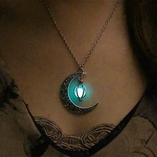 Leuchtender Mond-Anhänger Halskette, filigranes Design, Damen-Schmuck, Nachtleuchtend.