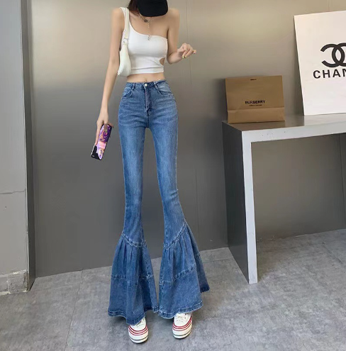 Højtaljede flare-jeans - Mia