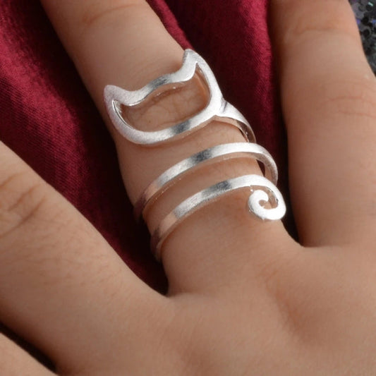 Silberner Katzenring, handgefertigt, kreatives Design, Damenmode, Schmuck, Geschenkidee.