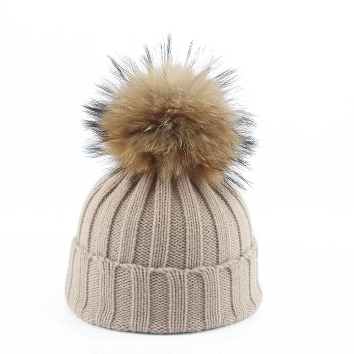 Strikket vinterhue med pompom - Felina