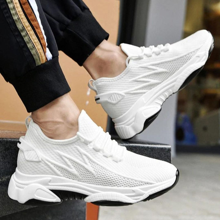 Diskret forhøjende herresneakers med stil – MaxLift Boost