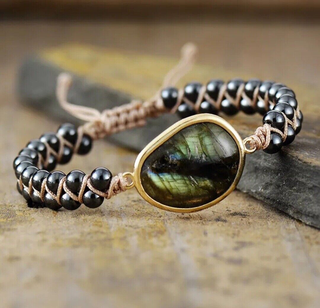 Labradorit-Armband mit schwarzen Perlen, handgefertigt, verstellbar, Boho-Schmuck, Geschenkidee.