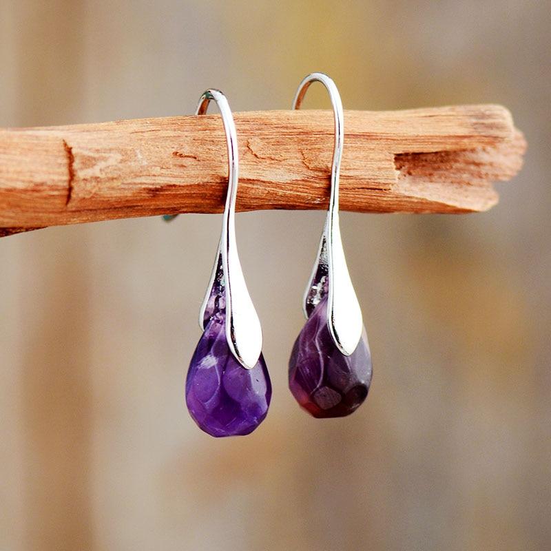 Lila Tropfen-Ohrringe aus Naturstein, eleganter Schmuck für Damen, Silberhaken.