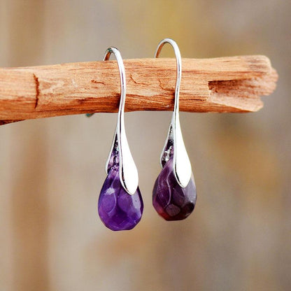 Lila Tropfen-Ohrringe aus Naturstein, eleganter Schmuck für Damen, Silberhaken.