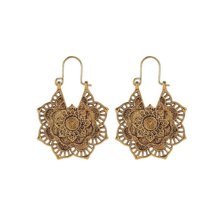 Goldene Mandala-Ohrringe, filigranes Design, orientalischer Stil, Schmuck für Damen.