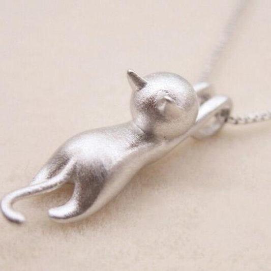 Silberne Katzenanhänger-Halskette, minimalistisches Design, Schmuck für Tierliebhaber.