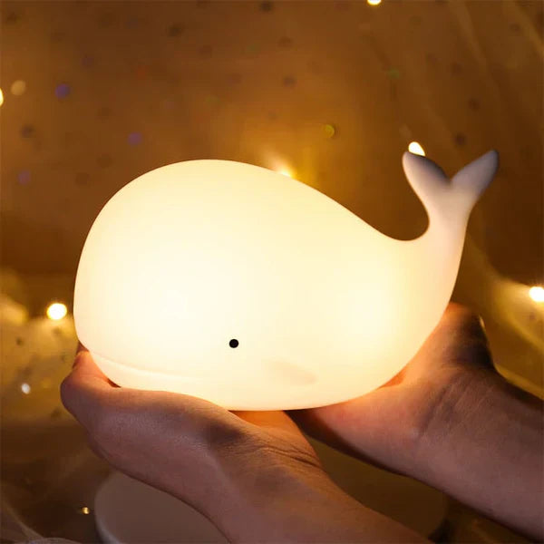 Sød hval-natlampe med skiftende farver - GlowWhale
