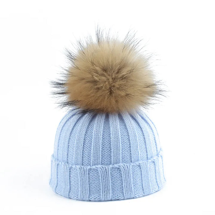 Strikket vinterhue med pompom - Felina