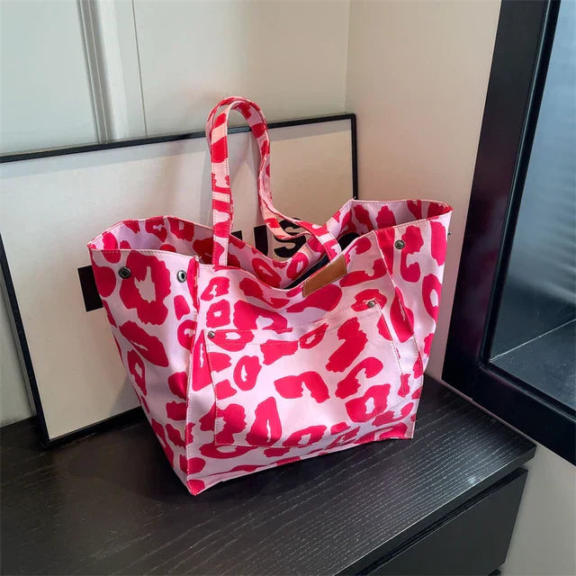 Oversized skuldertaske i lærred med leopardprint - lilla