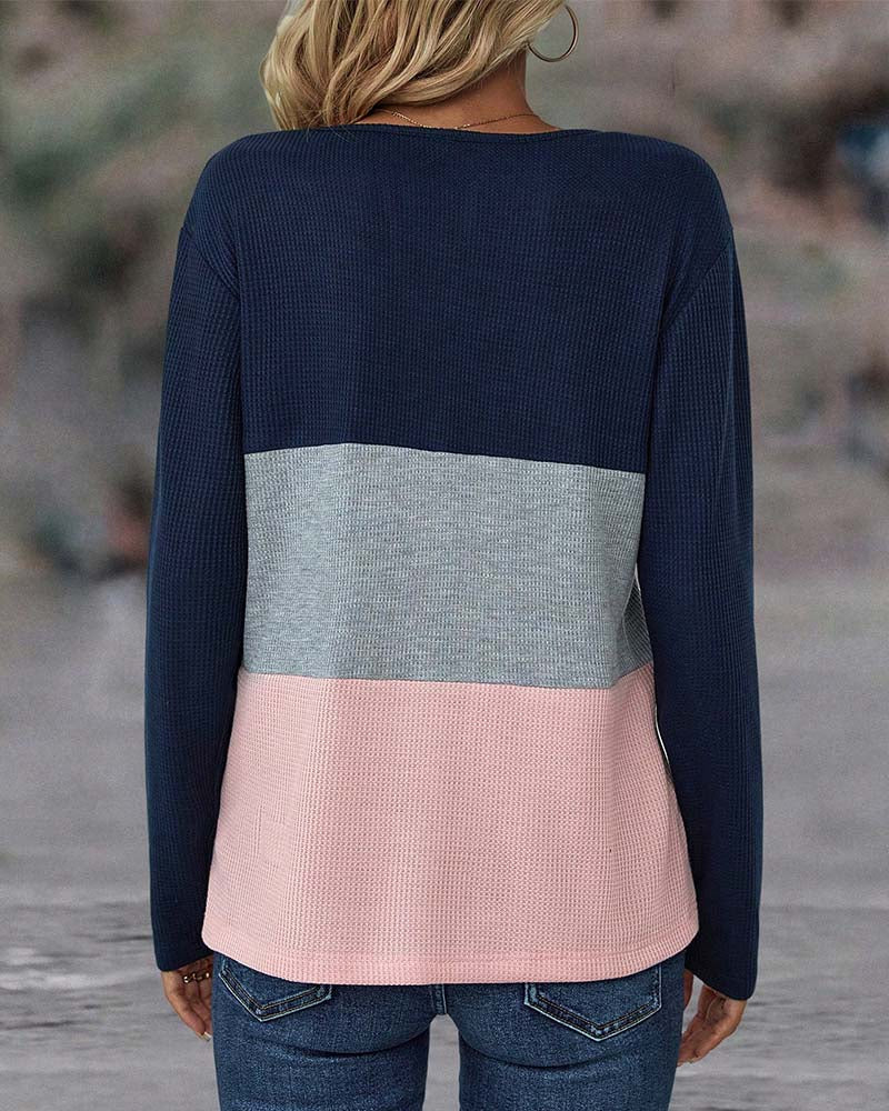Løs damesweater med farveblok – Noëlle