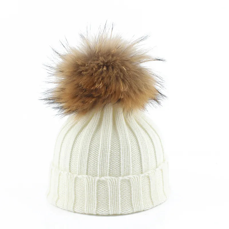 Strikket vinterhue med pompom - Felina